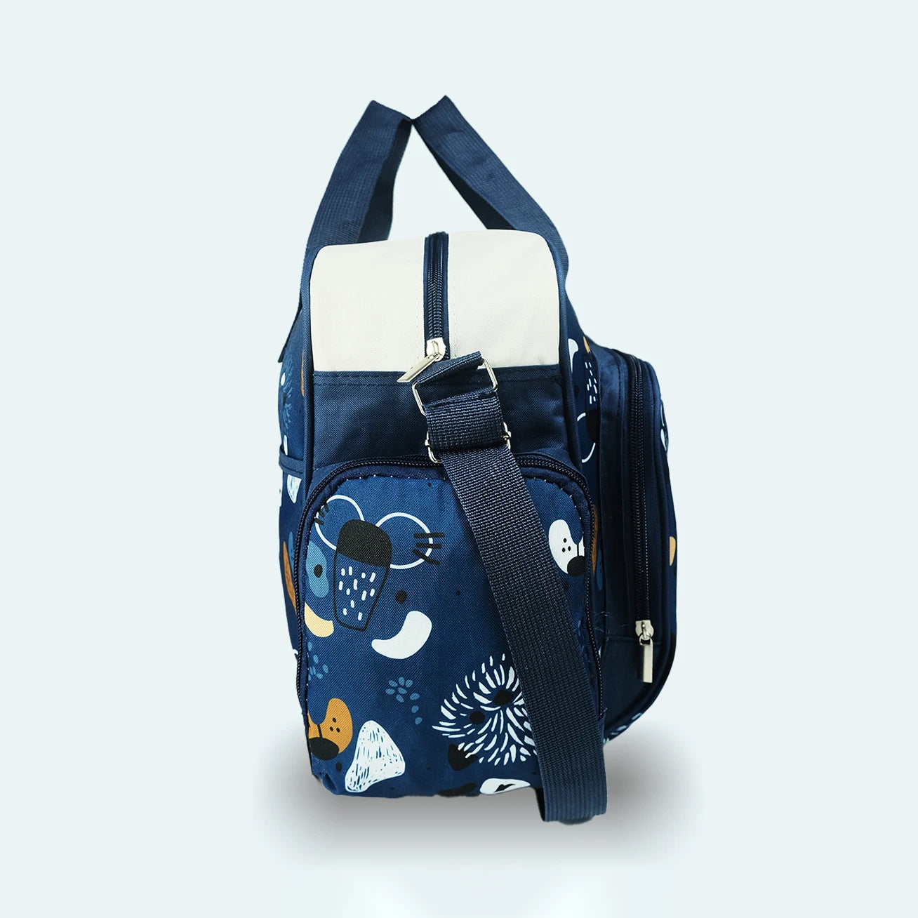 Lightweight Large capacity fashion waterproof cartoon bear One shoulder oblique span bag Mom bag portable mommy bag diaper bag